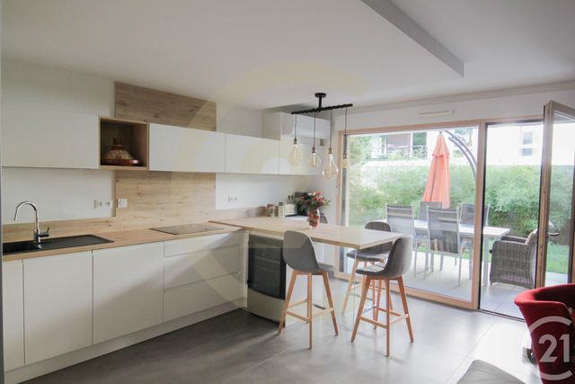 Afficher la photo en grand Appartement F4 à vendre - 4 pièces - 93.0 m2 - CHAMPAGNE AU MONT D OR - 69 - RHONE-ALPES - Century 21 Agence Du Mont D'Or