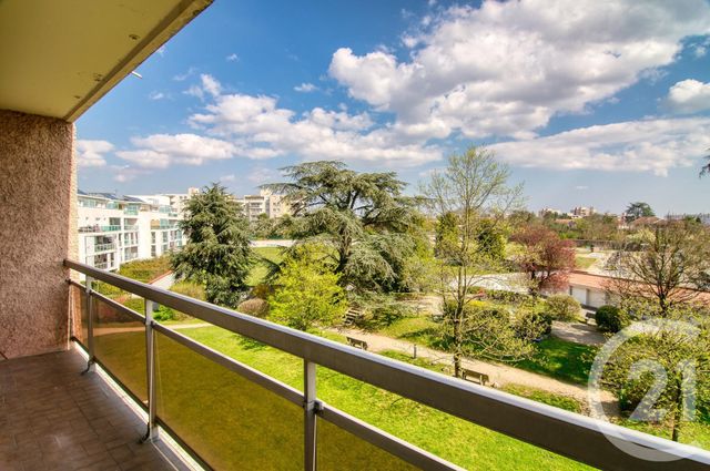 Appartement T3 à vendre - 3 pièces - 67.62 m2 - CALUIRE ET CUIRE - 69 - RHONE-ALPES - Century 21 Agence Du Mont D'Or Appartement T3 à vendre - 3 pièces - 67.62 m2 - CALUIRE ET CUIRE - 69 - RHONE-ALPES - Century 21 Agence Du Mont D'Or
