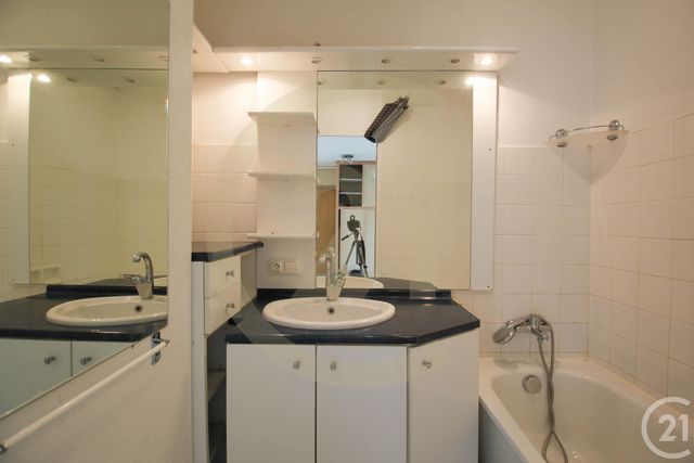 Appartement T3 à vendre - 4 pièces - 72.17 m2 - LYON - 69009 - RHONE-ALPES - Century 21 Agence Du Mont D'Or Appartement T3 à vendre - 4 pièces - 72.17 m2 - LYON - 69009 - RHONE-ALPES - Century 21 Agence Du Mont D'Or