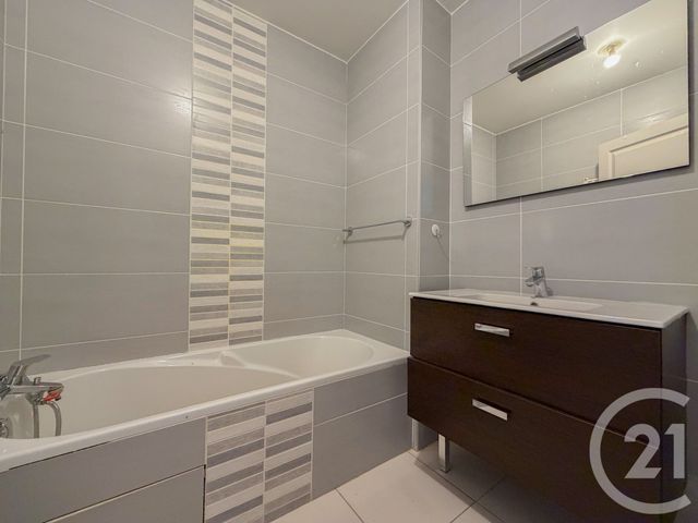 Appartement à vendre - 4 pièces - 83.53 m2 - CHAMPAGNE AU MONT D OR - 69 - RHONE-ALPES - Century 21 Agence Du Mont D'Or