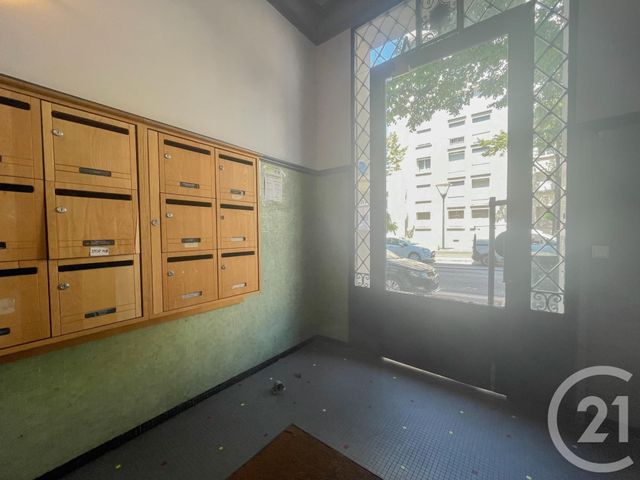 Appartement F3 à vendre - 3 pièces - 67.88 m2 - LYON - 69007 - RHONE-ALPES - Century 21 Agence Du Mont D'Or