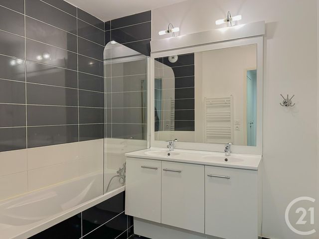 Appartement T4 à vendre - 4 pièces - 80.84 m2 - ALBIGNY SUR SAONE - 69 - RHONE-ALPES - Century 21 Agence Du Mont D'Or