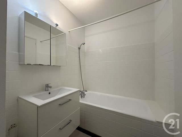 Appartement F1 à louer - 1 pièce - 35.0 m2 - LYON - 69008 - RHONE-ALPES - Century 21 Agence Du Mont D'Or