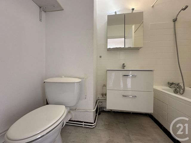 Appartement F1 à louer - 1 pièce - 35.0 m2 - LYON - 69008 - RHONE-ALPES - Century 21 Agence Du Mont D'Or