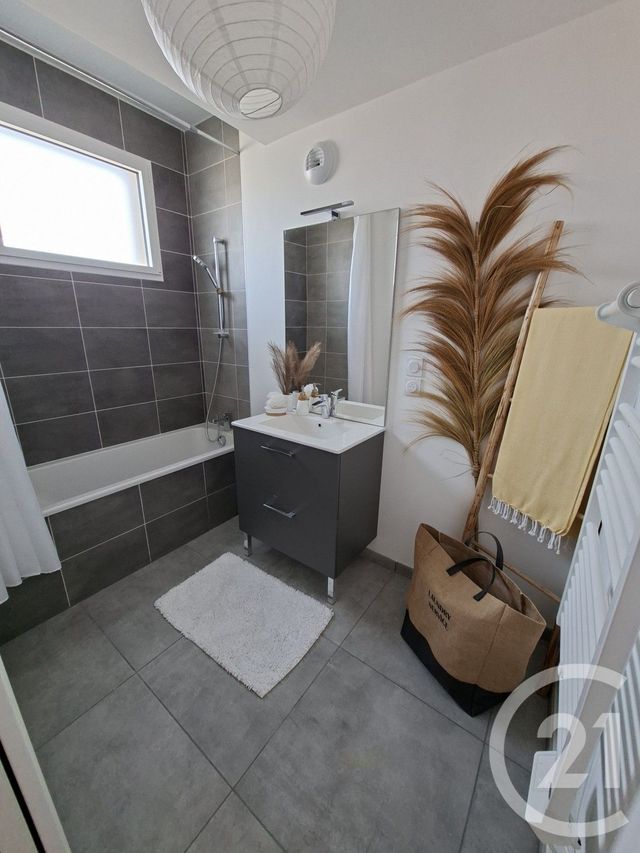 Appartement T4 à vendre - 5 pièces - 107.35 m2 - TASSIN LA DEMI LUNE - 69 - RHONE-ALPES - Century 21 Agence Du Mont D'Or