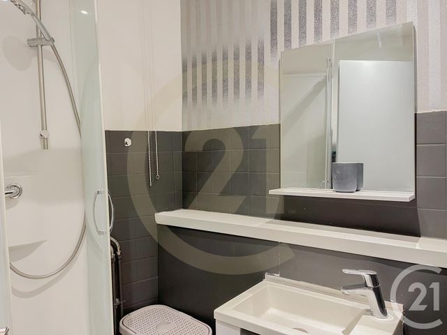Appartement F2 à louer - 2 pièces - 38.93 m2 - CHAMPAGNE AU MONT D OR - 69 - RHONE-ALPES - Century 21 Agence Du Mont D'Or