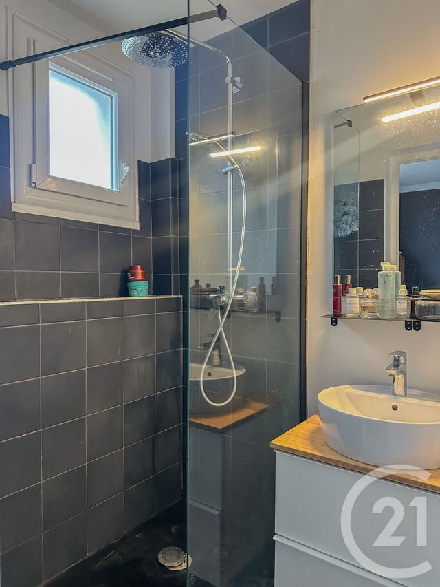 Appartement T5 à louer - 5 pièces - 83.4 m2 - CHAMPAGNE AU MONT D OR - 69 - RHONE-ALPES - Century 21 Agence Du Mont D'Or