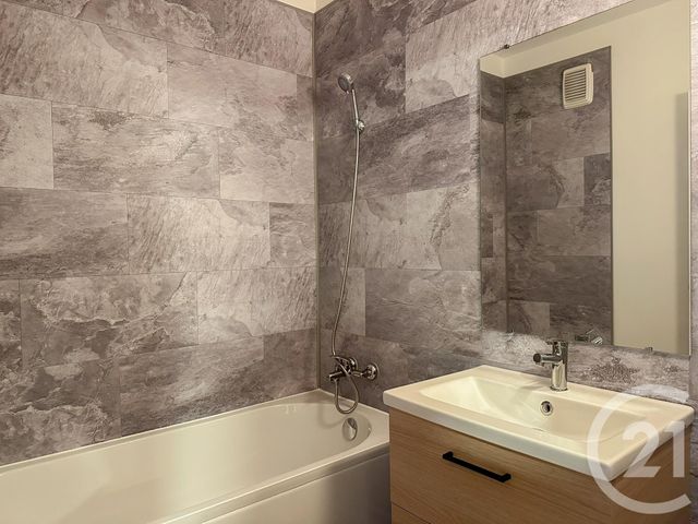 Appartement T3 à vendre - 3 pièces - 73.41 m2 - LYON - 69009 - RHONE-ALPES - Century 21 Agence Du Mont D'Or