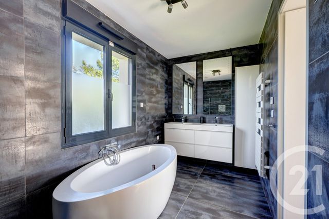 maison à vendre - 7 pièces - 159.25 m2 - CHAMPAGNE AU MONT D OR - 69 - RHONE-ALPES - Century 21 Agence Du Mont D'Or