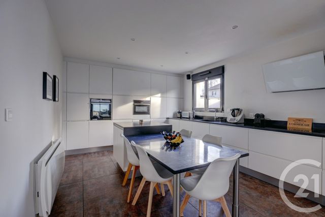 maison à vendre - 7 pièces - 159.25 m2 - CHAMPAGNE AU MONT D OR - 69 - RHONE-ALPES - Century 21 Agence Du Mont D'Or