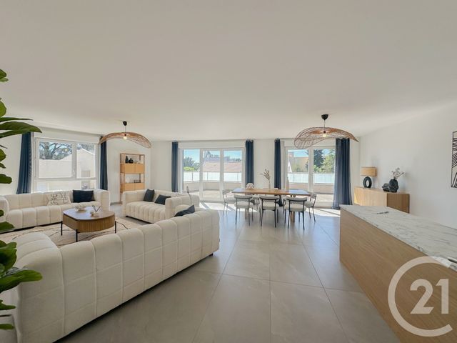Appartement T4 à vendre - 4 pièces - 123.55 m2 - CHAMPAGNE AU MONT D OR - 69 - RHONE-ALPES - Century 21 Agence Du Mont D'Or