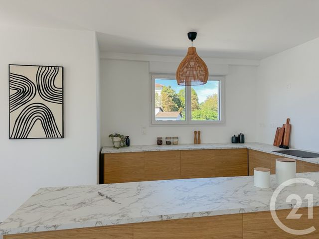 Appartement T4 à vendre - 4 pièces - 123.55 m2 - CHAMPAGNE AU MONT D OR - 69 - RHONE-ALPES - Century 21 Agence Du Mont D'Or
