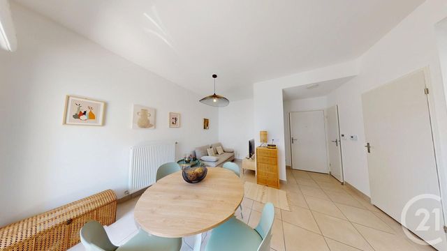 Appartement T2 à louer - 2 pièces - 42.12 m2 - CHAMPAGNE AU MONT D OR - 69 - RHONE-ALPES - Century 21 Agence Du Mont D'Or