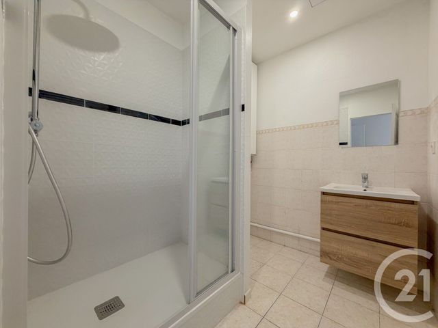 Appartement F3 à louer - 4 pièces - 69.44 m2 - CHAMPAGNE AU MONT D OR - 69 - RHONE-ALPES - Century 21 Agence Du Mont D'Or