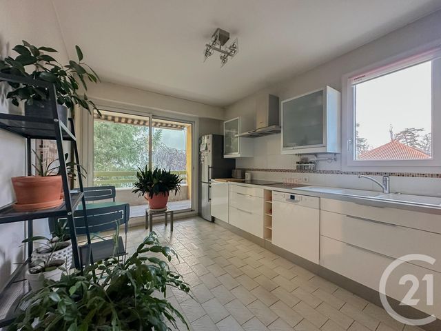 Appartement F3 à louer - 3 pièces - 97.55 m2 - CHAMPAGNE AU MONT D OR - 69 - RHONE-ALPES - Century 21 Agence Du Mont D'Or