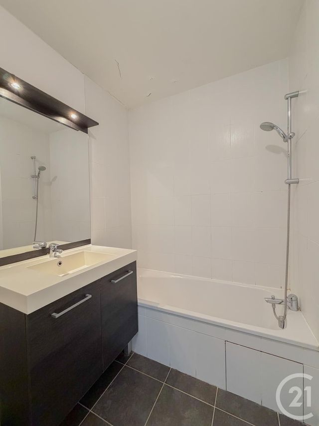 Appartement T3 à vendre - 3 pièces - 61.24 m2 - VILLEURBANNE - 69 - RHONE-ALPES - Century 21 Agence Du Mont D'Or