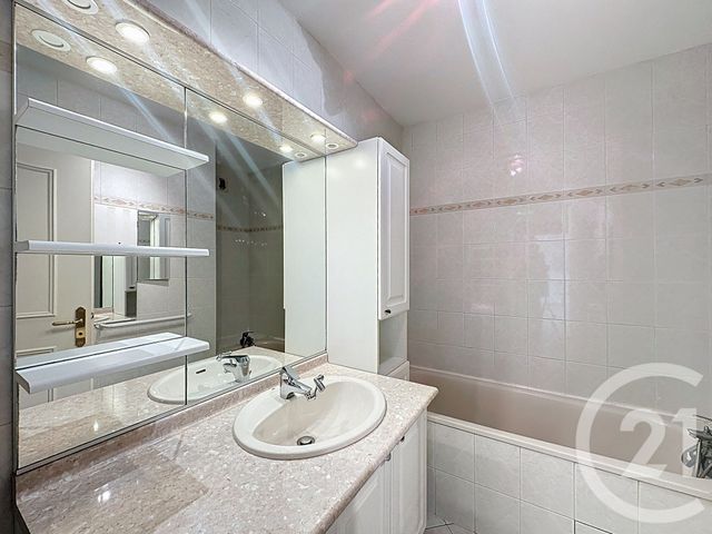 Appartement F4 à louer - 4 pièces - 107.45 m2 - LIMONEST - 69 - RHONE-ALPES - Century 21 Agence Du Mont D'Or